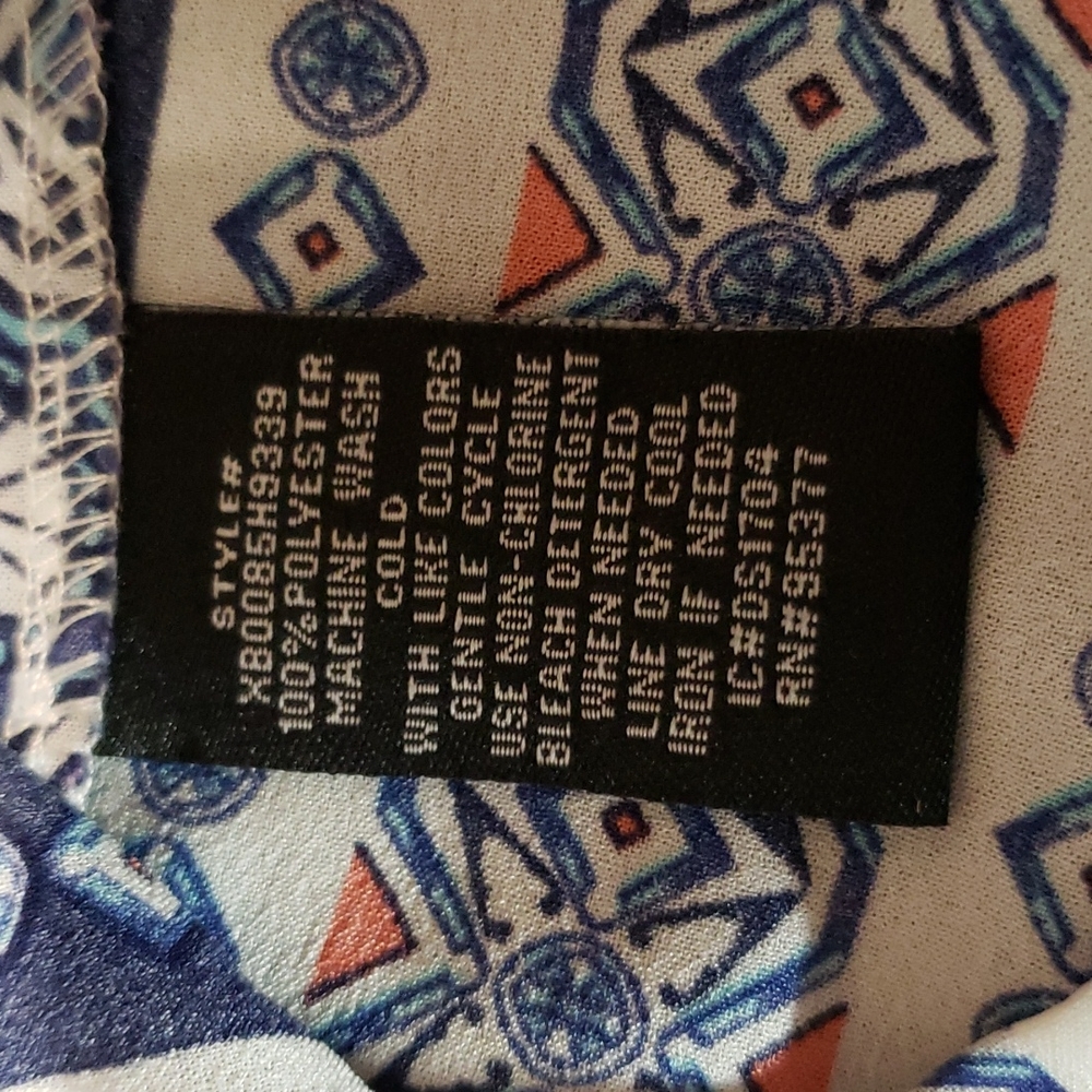 Sanctuary 100% Polyester Hidden Button Sleeveless… - image 5